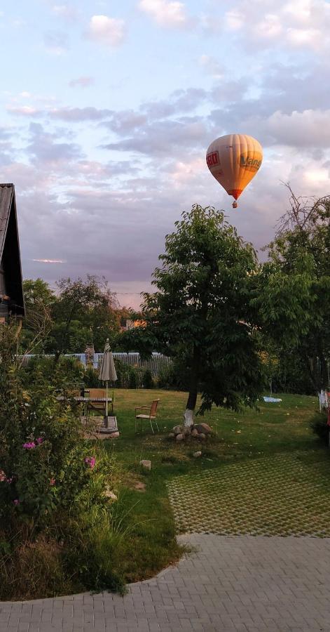 Hillside View House With Garden, Private Parking, Quiet Location - 12 Min To Old Town Anytime, Long Stays Welcome Wilno Zewnętrze zdjęcie